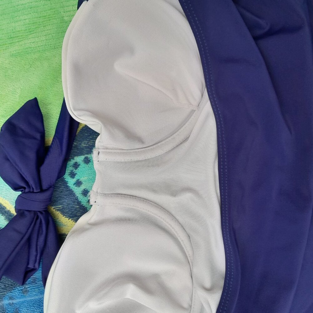 Retro Swimsuit - Picture 3 of 6